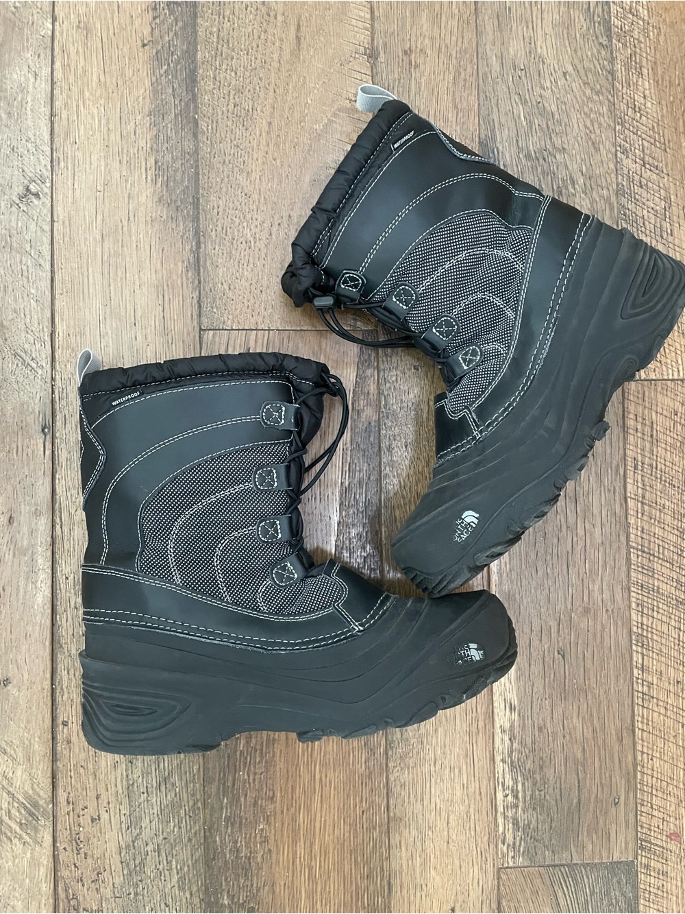 The North Face waterproof winter snow boots men 7